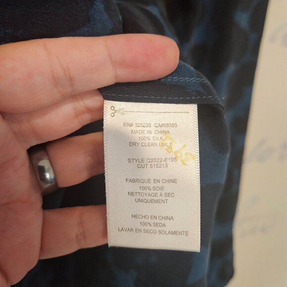 NWT Equipment Femme Brett Shirt Blouse Size Small 100% Silk Heart Print $248 - Picture 5 of 8